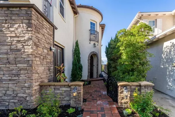 Carlsbad, CA 92008,2225 David Place