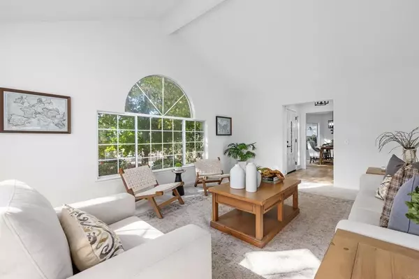 Fallbrook, CA 92028,1474 Via Encinos Drive