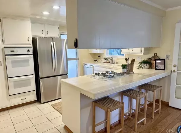 San Diego, CA 92117,3216 Keokuk Court