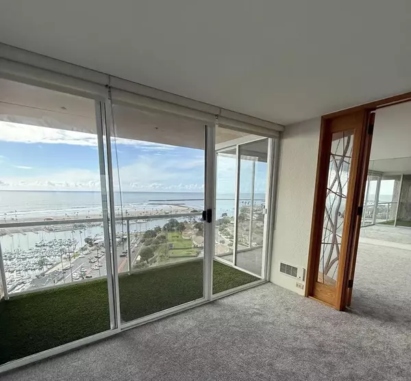 Oceanside, CA 92054,1200 Harbor Drive North #16B