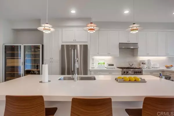 Carlsbad, CA 92008,725 Grand Avenue