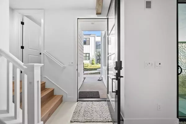 Encinitas, CA 92024,1603 San Remo Place #105