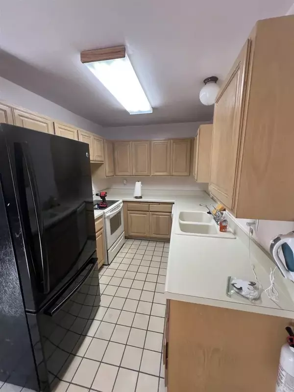 San Diego, CA 92110,4241 Loma Riviera Lane