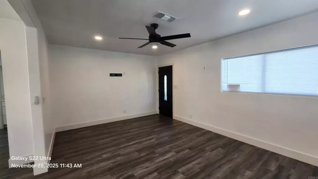 Oceanside, CA 92054,1303 Center Avenue