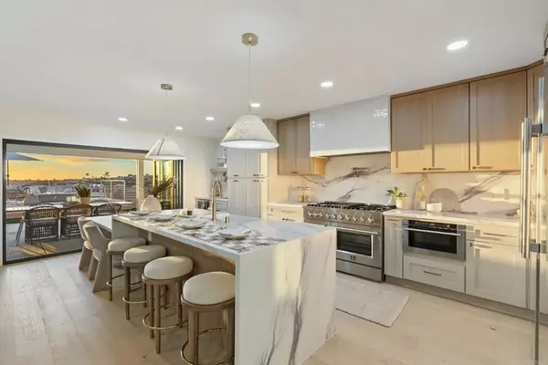 La Jolla, CA 92037,2258 Bahia Drive