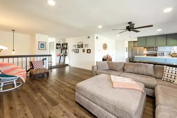 San Diego, CA 92119,6981 Caminito Perico