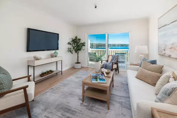 San Diego, CA 92109,3991 Crown Point Drive #P13