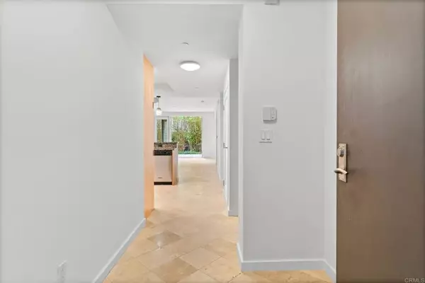 La Jolla, CA 92037,5410 La Jolla Boulevard #A102