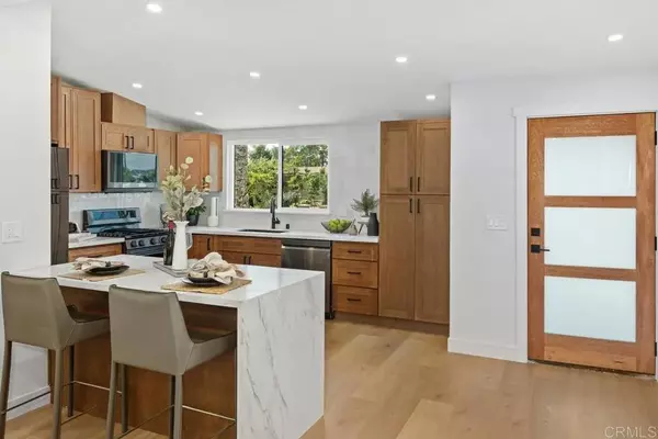 San Diego, CA 92117,4813 Boise Avenue