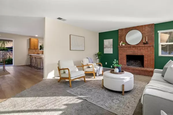 Vista, CA 92084,1227 Dolphin Circle