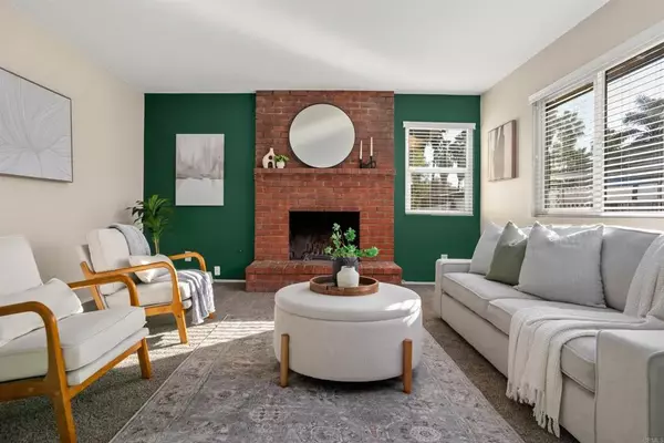 Vista, CA 92084,1227 Dolphin Circle