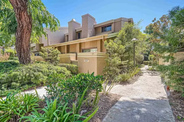 3253 Caminito Eastbluff #28, La Jolla, CA 92037