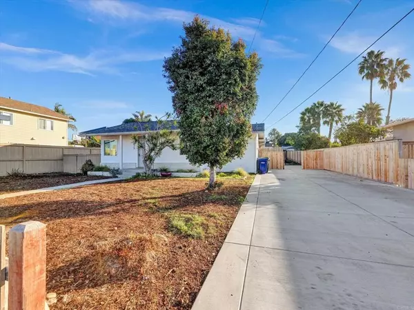 Encinitas, CA 92024,875 La Mirada Ave