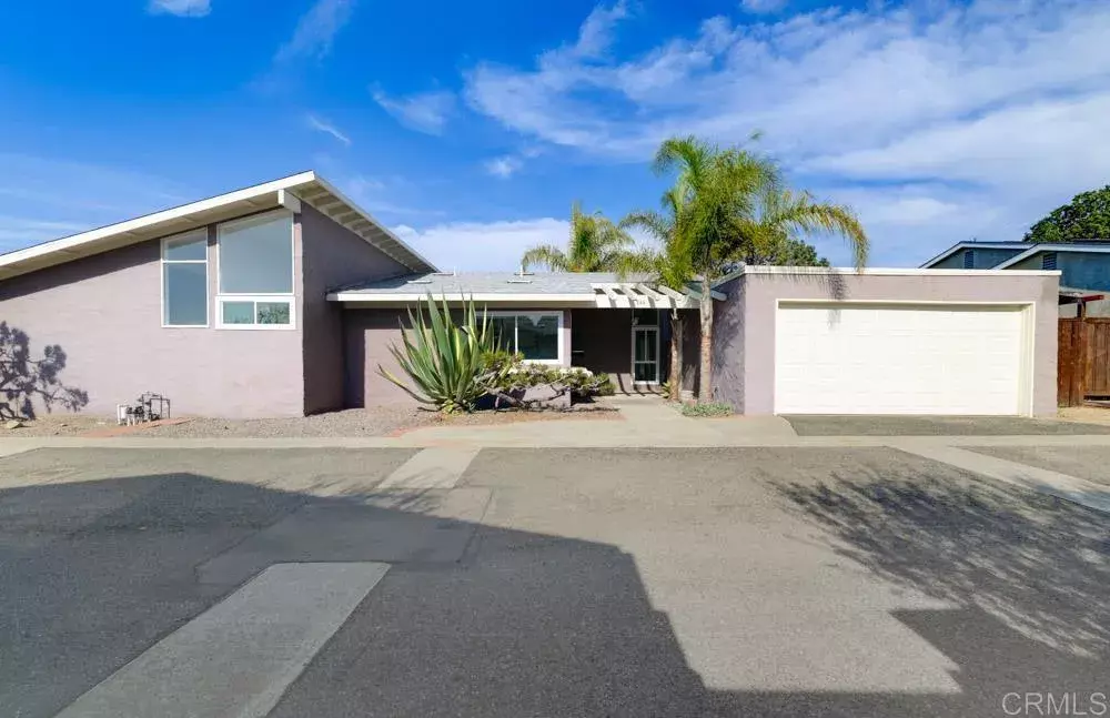 Solana Beach, CA 92075,744 E Solana