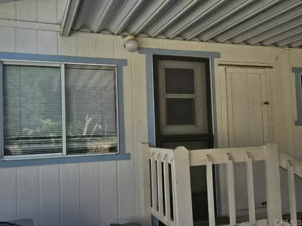 Escondido, CA 92026,8975 Lawrence Welk Drive #4