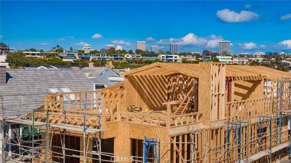 Newport Beach, CA 92662,310 Apolena Avenue