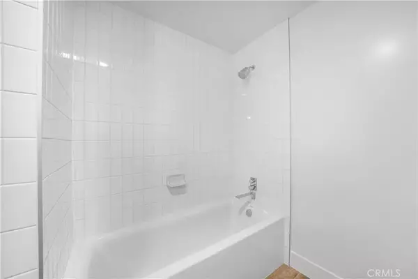 Corona Del Mar, CA 92625,3924 E Coast Highway