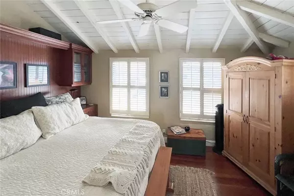 Newport Beach, CA 92662,124 Apolena Avenue