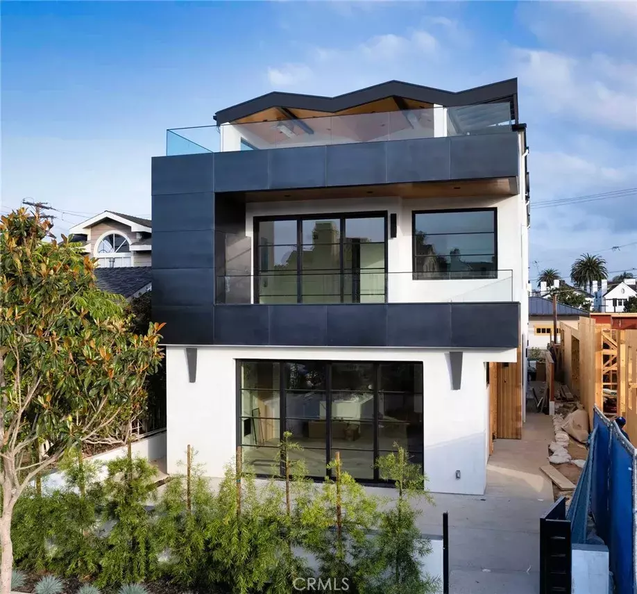 Corona Del Mar, CA 92625,417 Narcissus Avenue