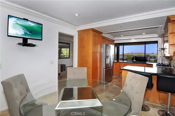 Newport Beach, CA 92663,950 Cagney Lane #203