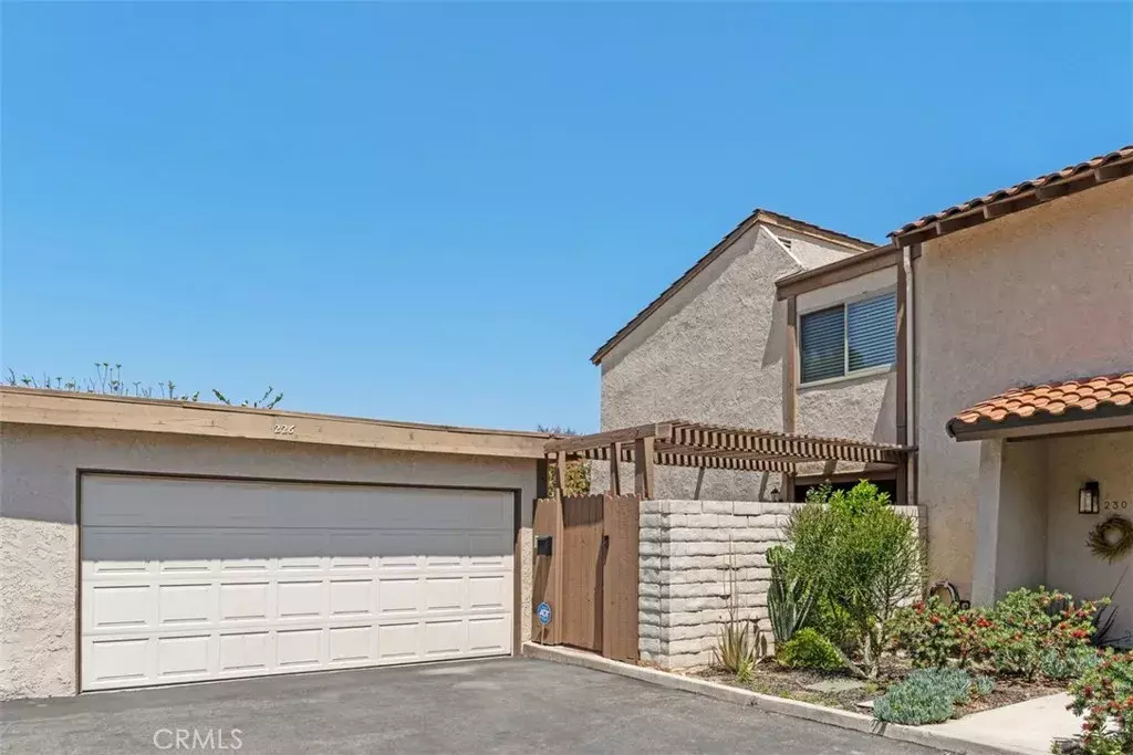 Anaheim Hills, CA 92807,226 S Plaza De Domingos