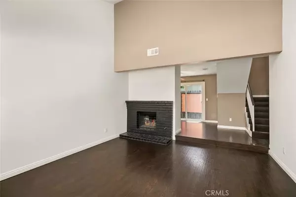 Costa Mesa, CA 92627,2182 Maple Street #5