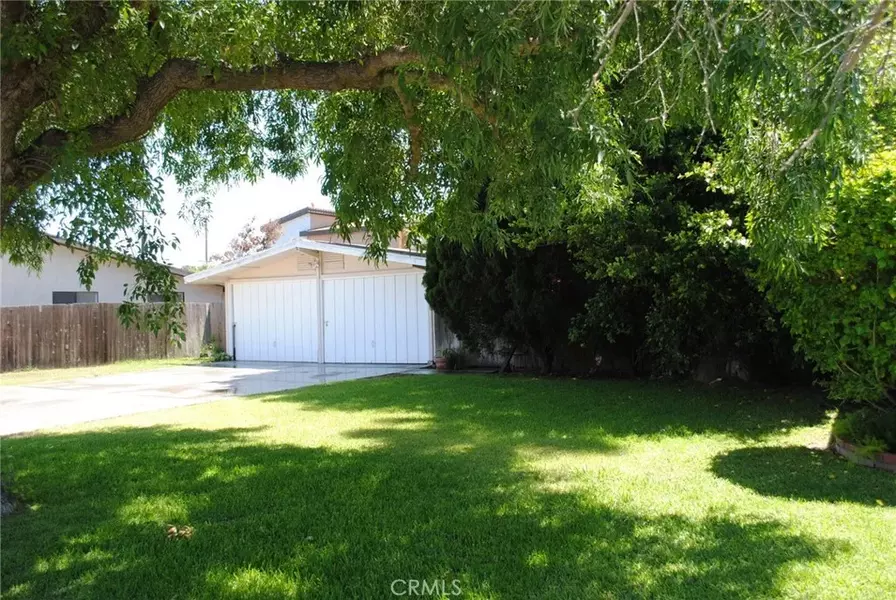 729 Center Street, Costa Mesa, CA 92627