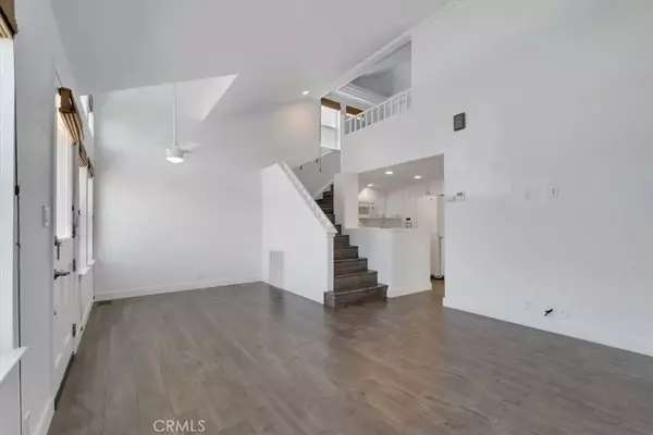 Newport Beach, CA 92663,20 Drake