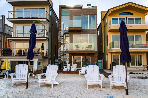 Surfside, CA 90743,99 A Surfside Avenue