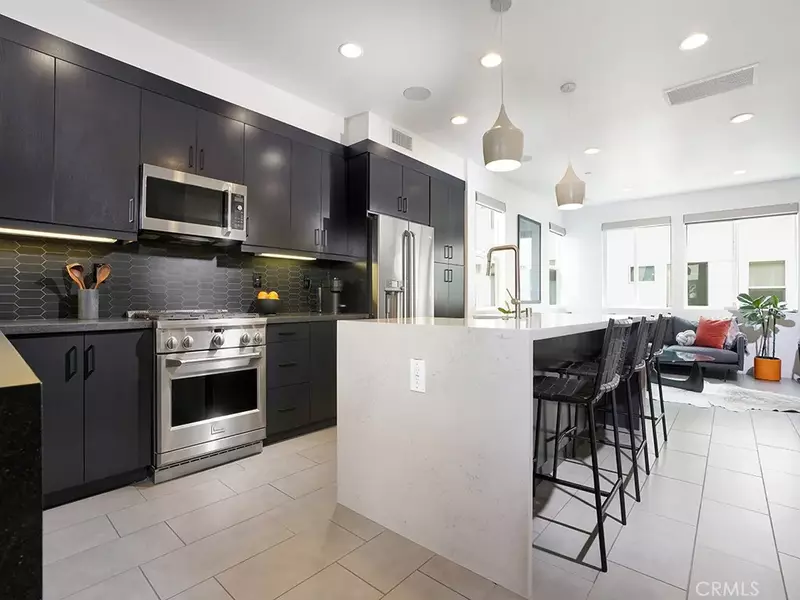 636 Channel Way, Costa Mesa, CA 92627