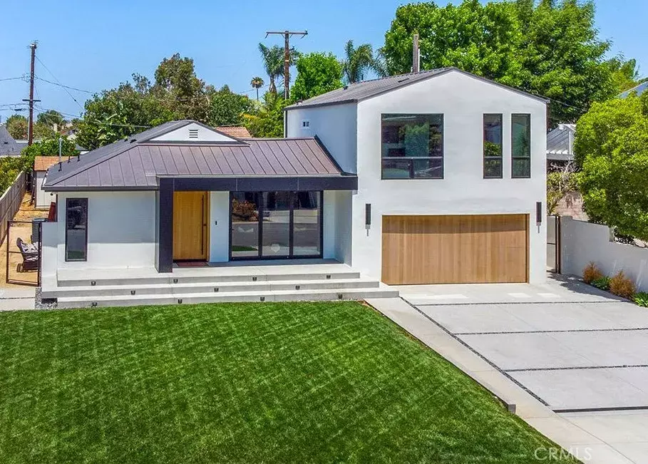 Newport Beach, CA 92660,20371 Bayview Avenue