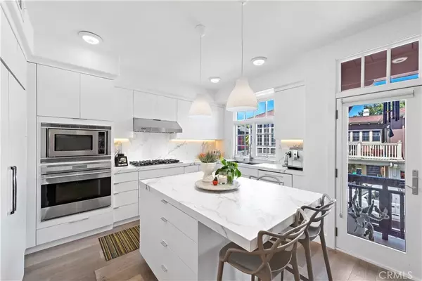 Corona Del Mar, CA 92625,2510 Bungalow Place