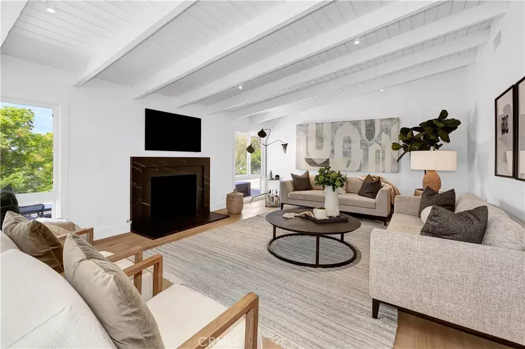 Newport Beach, CA 92660,2107 Descanso