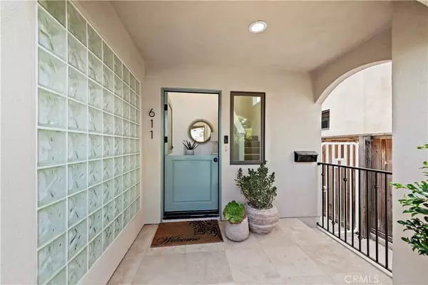 Corona Del Mar, CA 92625,611 Begonia Avenue