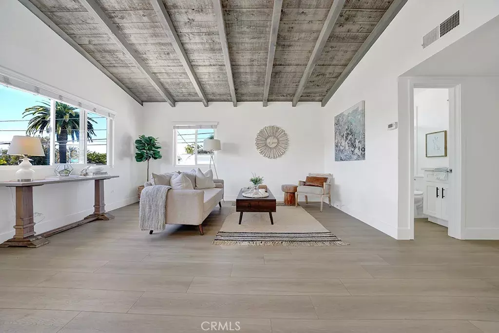 Corona Del Mar, CA 92625,330 Marguerite Avenue #C