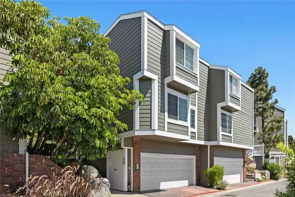 Costa Mesa, CA 92626,3010 Elmira Bay #42