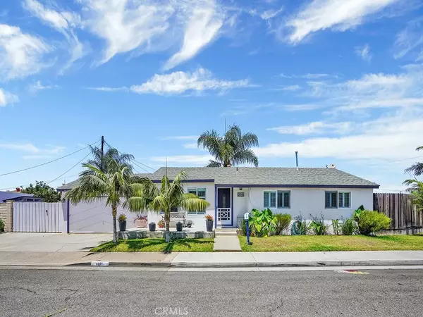 2203 Puente Avenue, Costa Mesa, CA 92627