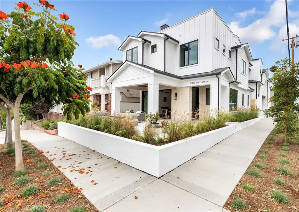Corona Del Mar, CA 92625,417 Heliotrope Avenue