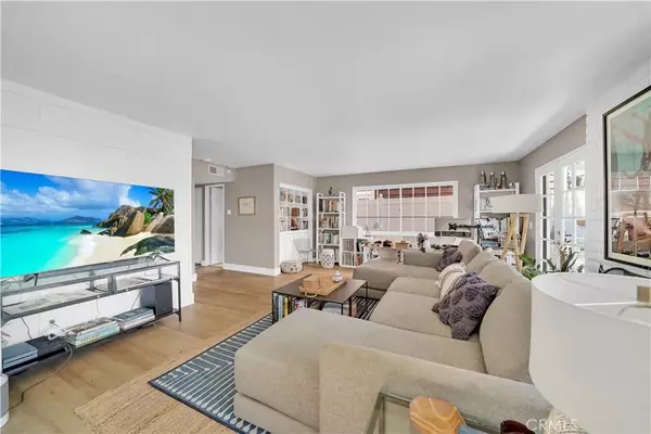 Corona Del Mar, CA 92625,711 Heliotrope Avenue