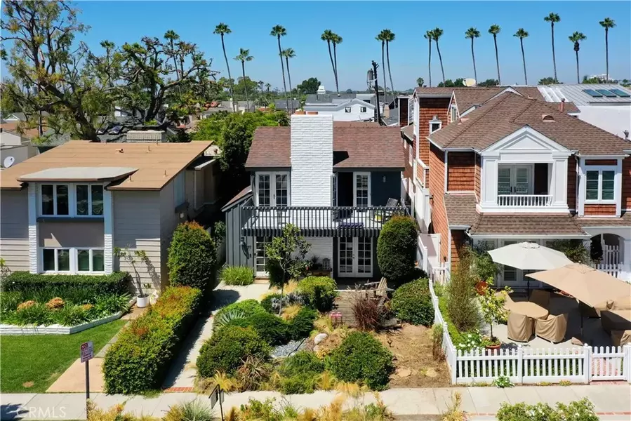 711 Heliotrope Avenue, Corona Del Mar, CA 92625