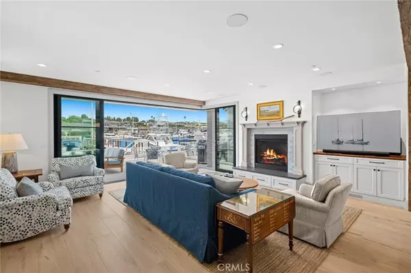 Newport Beach, CA 92662,225 E Bay Front