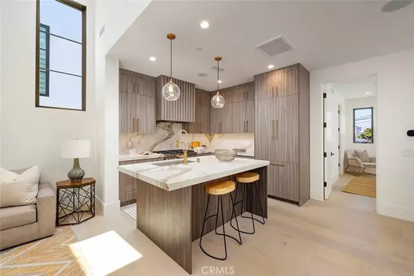 Corona Del Mar, CA 92625,419 Narcissus Avenue