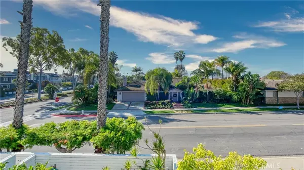 Corona Del Mar, CA 92625,707 Avocado Avenue #210