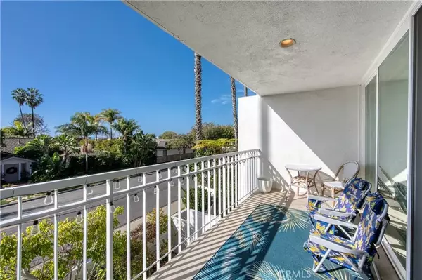 Corona Del Mar, CA 92625,707 Avocado Avenue #210