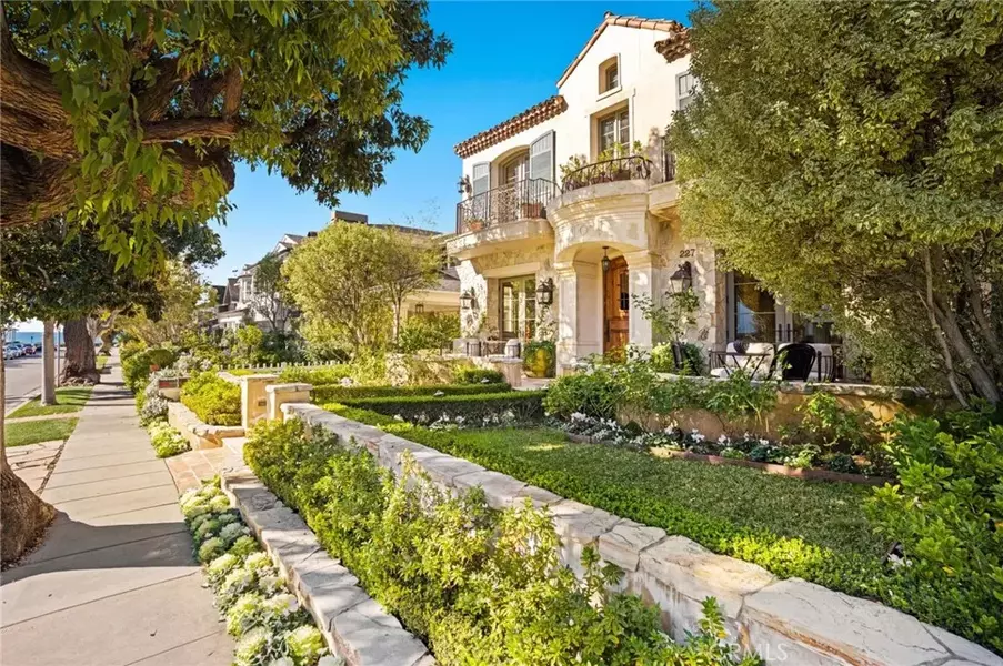 227 Poinsettia Avenue, Corona Del Mar, CA 92625