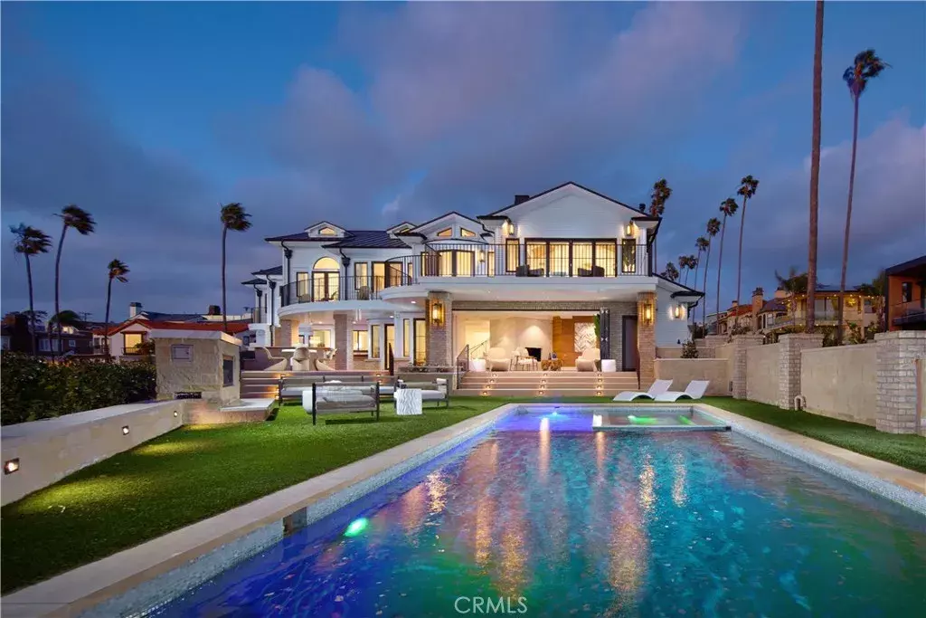 Corona Del Mar, CA 92625,2724 Ocean Boulevard