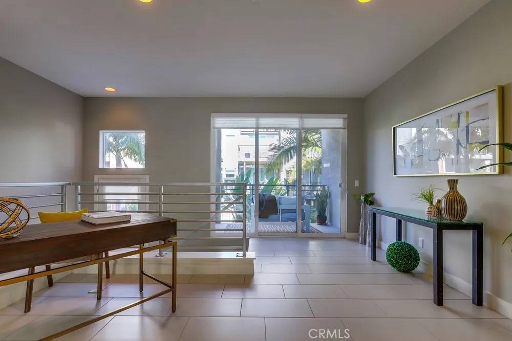 Irvine, CA 92612,250 Rockefeller