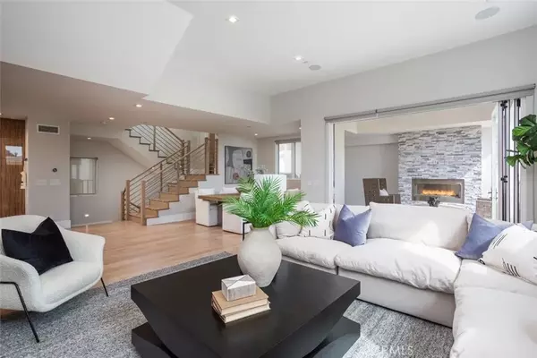 Corona Del Mar, CA 92625,217 Marguerite