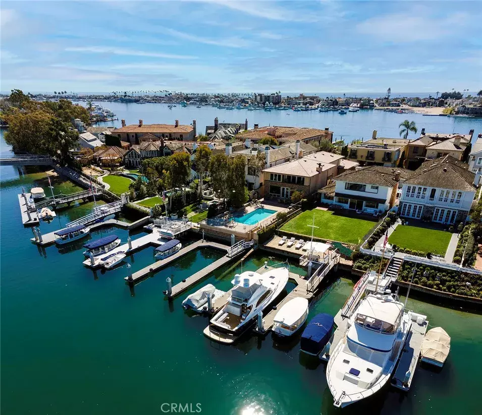 Newport Beach, CA 92660,11 Harbor Island