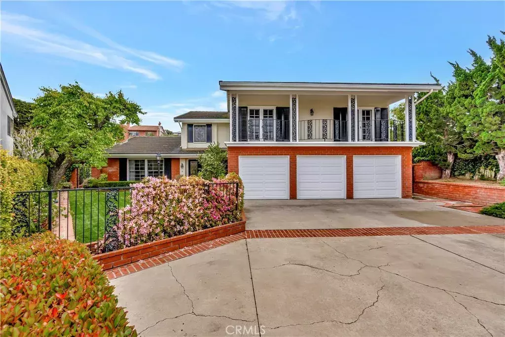 Corona Del Mar, CA 92625,4 Malibu Circle